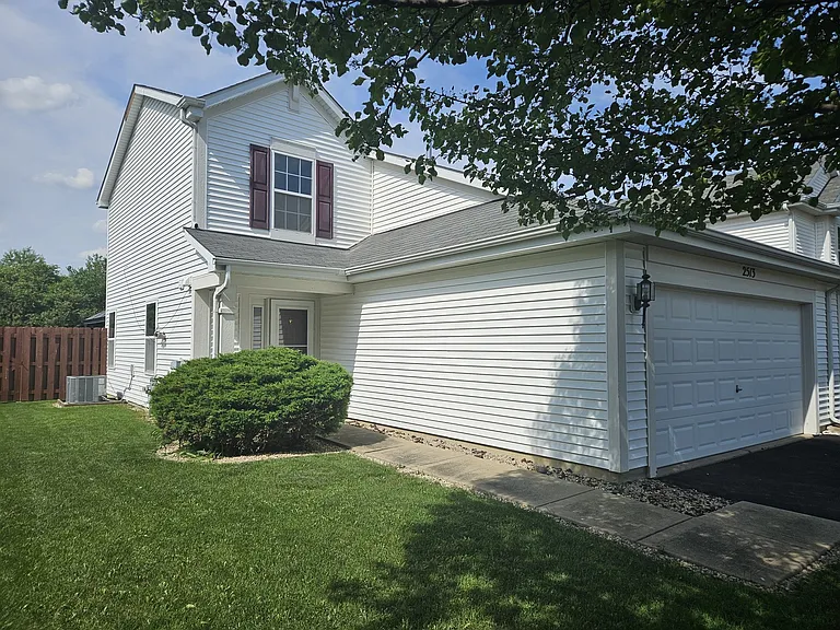 2513 Sumac Dr — Photo 1