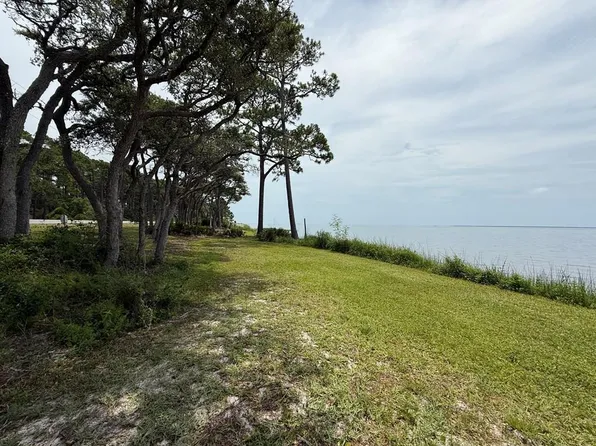 1431 Highway 98, Eastpoint, FL 32328