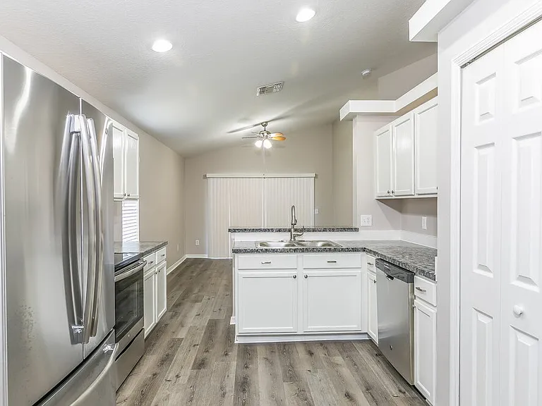 3027 Eagle Crossing Dr — Photo 5