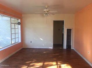 1702 State St, Biloxi, MS 39531