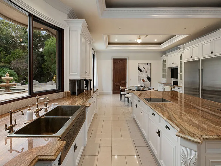 1021 N Crescent Dr — Photo 15