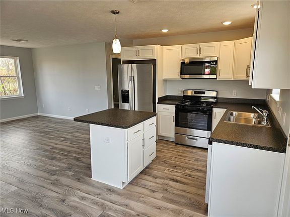 3rd image of 363 Warden Ave