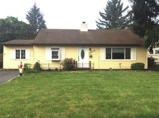 33 Whitney Dr, Middlesex, NJ 08846