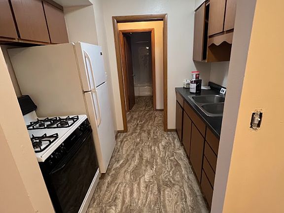 3rd image of 1001 S East St APT 3