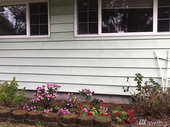 3rd image of 10415 Earley Ave SW