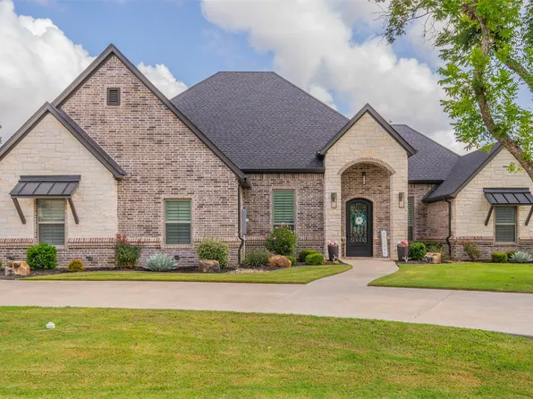 3005 Skyhawk Dr, Granbury, TX 76049