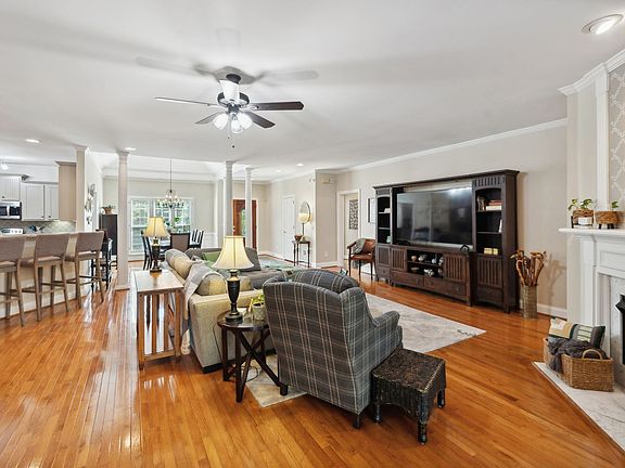 5th image of 249 Karnes Dr