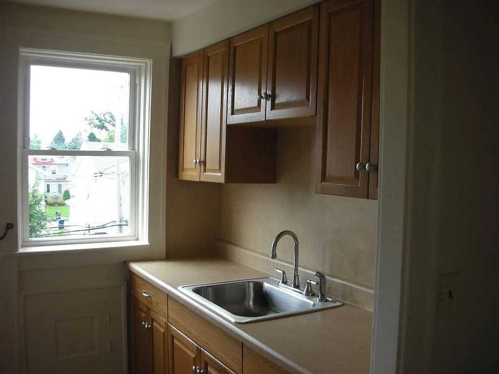 Building Photo - 1154 Kenmore Ave #12