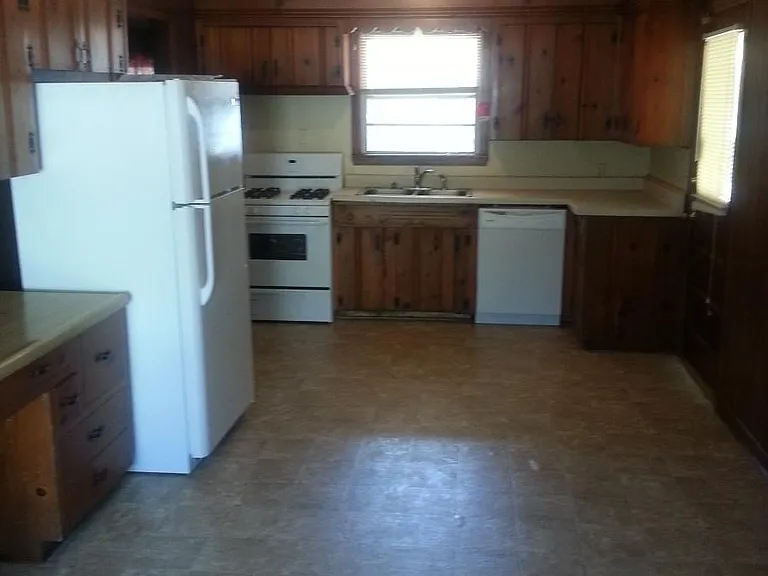 4713 Marlborough St — Photo 2