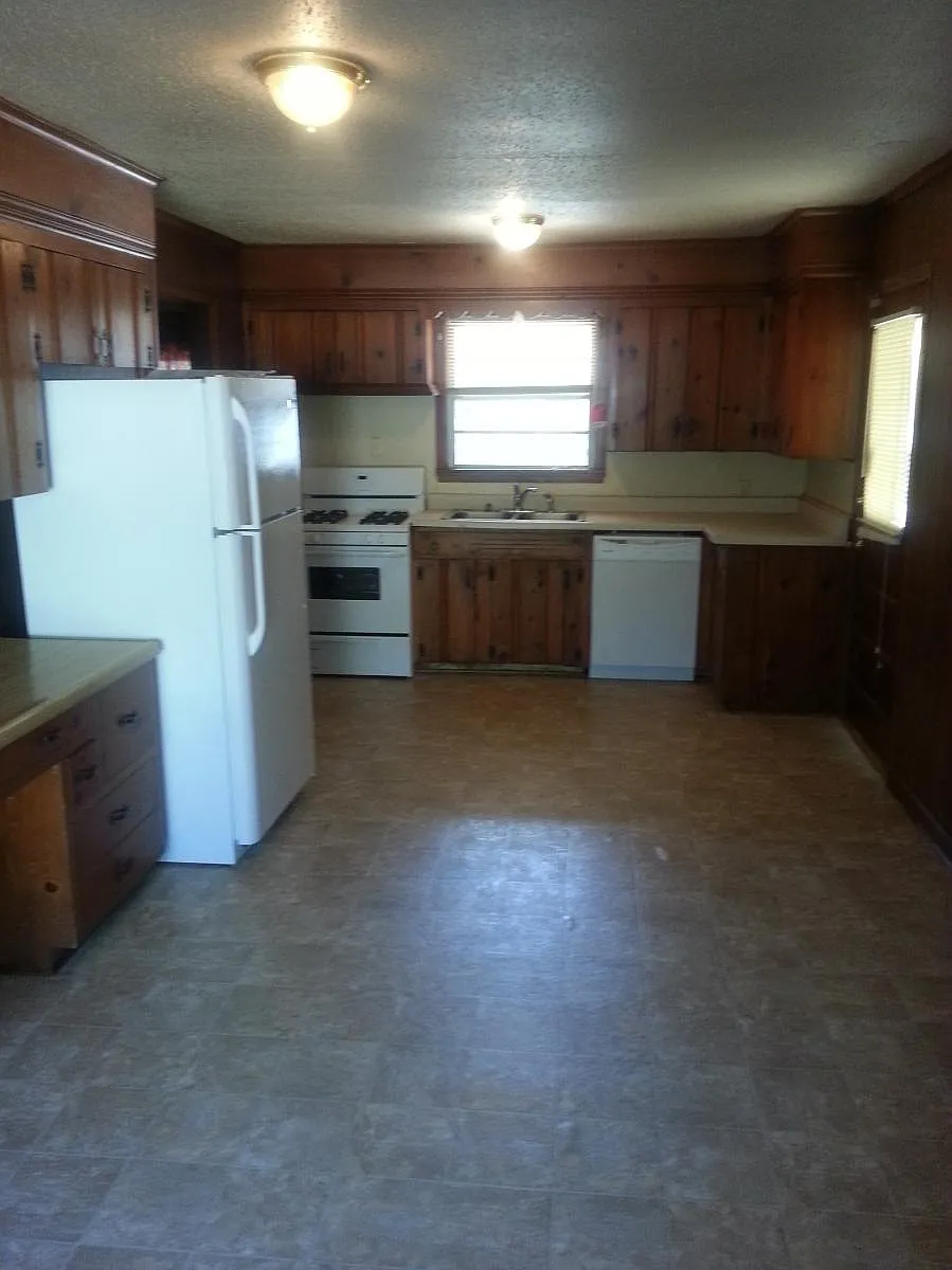Building Photo - 4713 Marlborough St