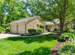 10 Court Of Fox River Valley, Lincolnshire, IL 60069