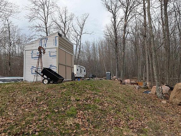 5th image of W13541 Brooks Ln