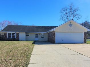 2307 Robert Dr, Gulfport, MS 39503