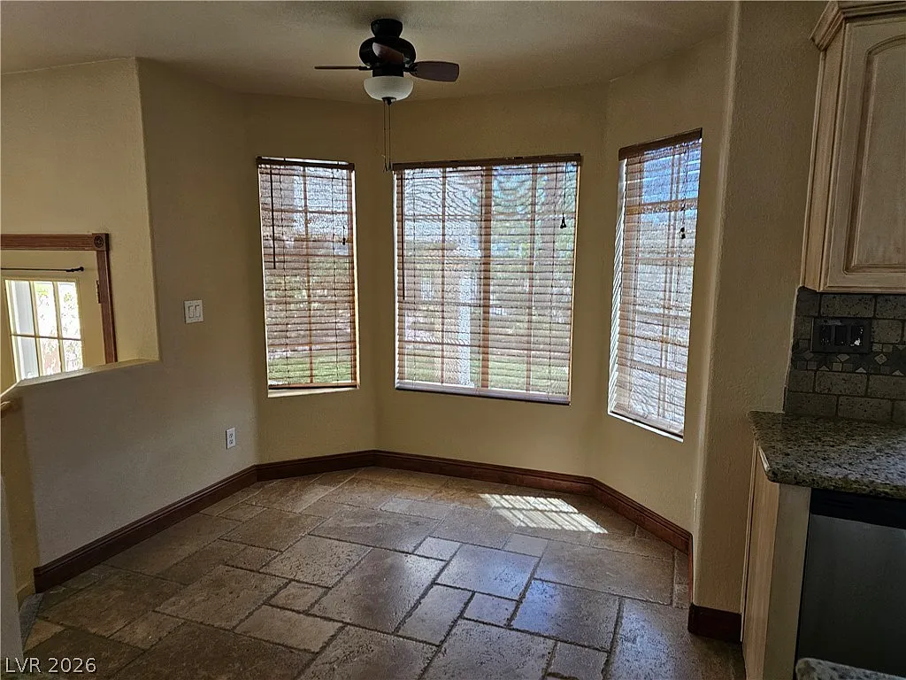 4 bed, 3.0 bath, 2401 sqft, $2,750 — Photo 3
