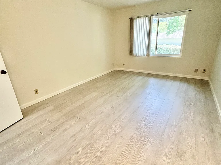 5275 Cribari Cor — Photo 10
