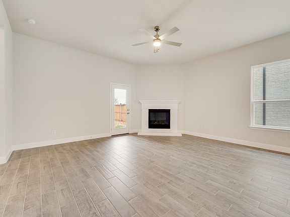 4th image of 703 Parrino Pkwy