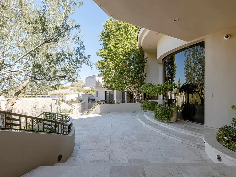 7451 N Las Brisas Ln — Photo 9