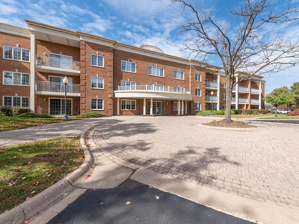 1st image of 124 Day St APT 302