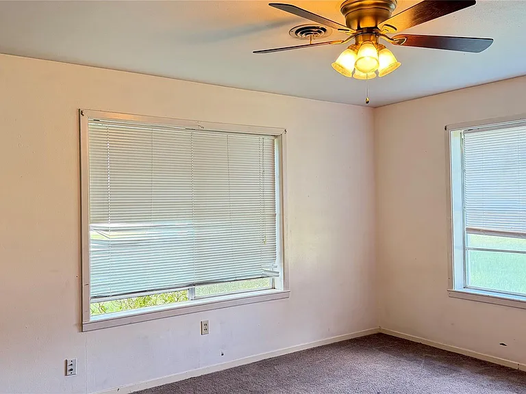 1410 S Circle St — Photo 15