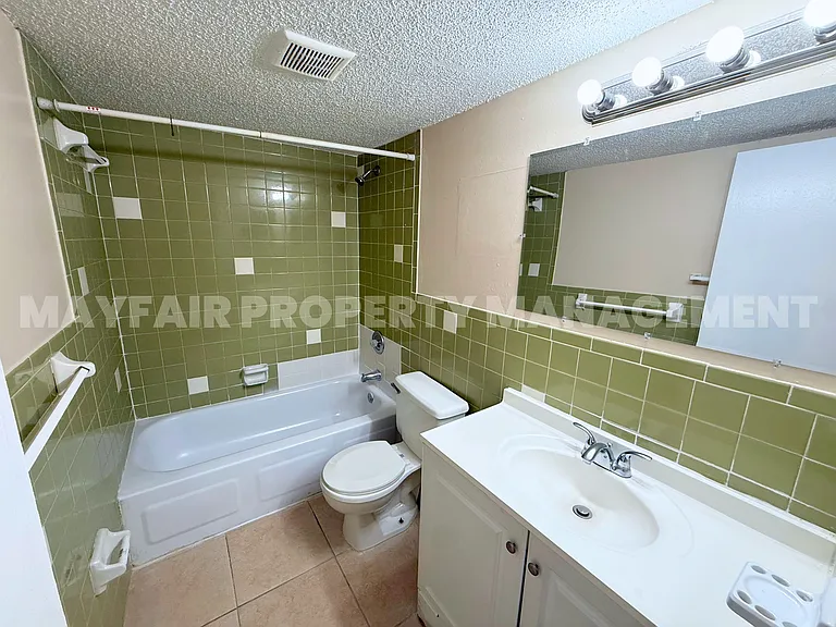 2221 NW 58th Ter — Photo 10