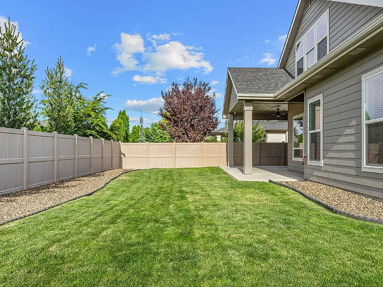 2934 E Murchison St — Photo 31