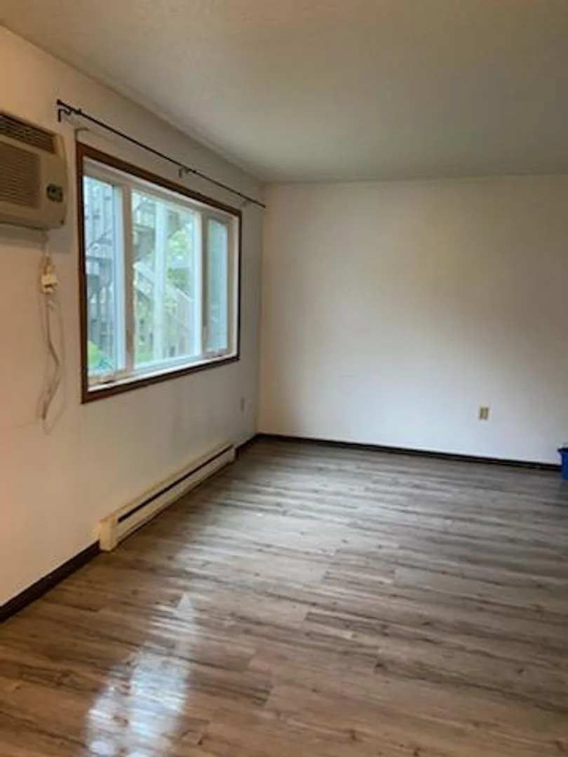 Rockwell — Photo 1