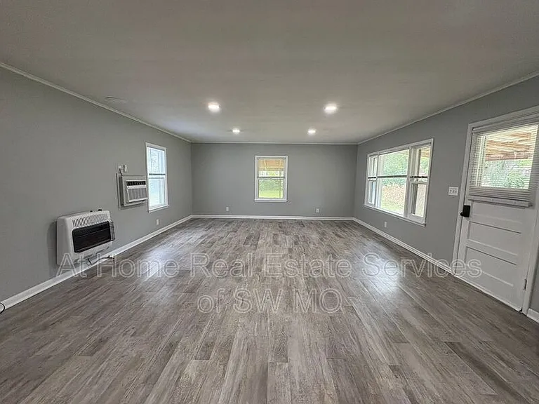 2626 W Page St — Photo 2