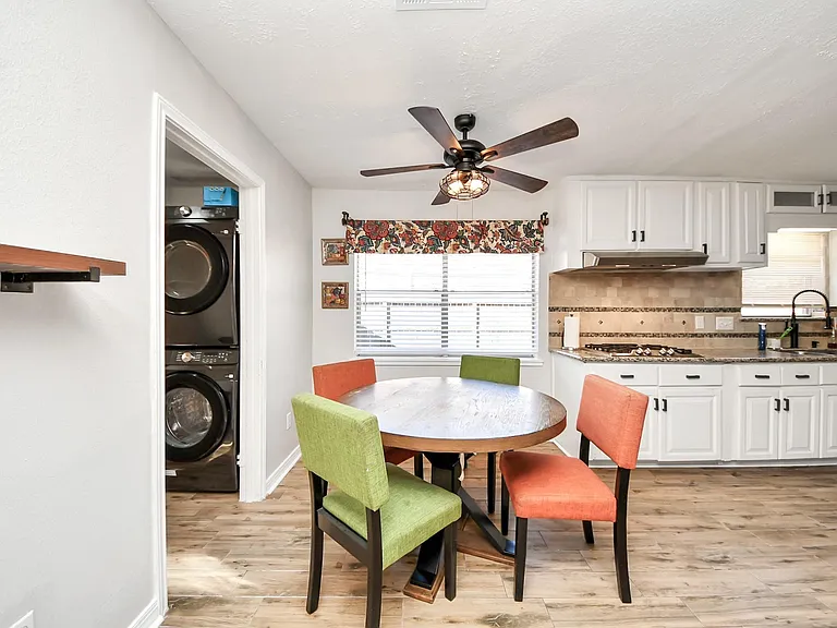 15715 Creekhaven Dr — Photo 31