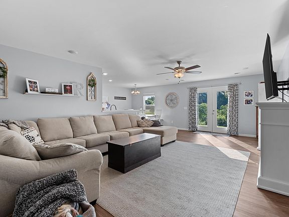5th image of 865 Greene Meadow Dr