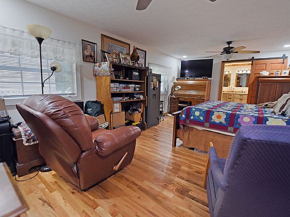 4th image of 115 Durwood Dr