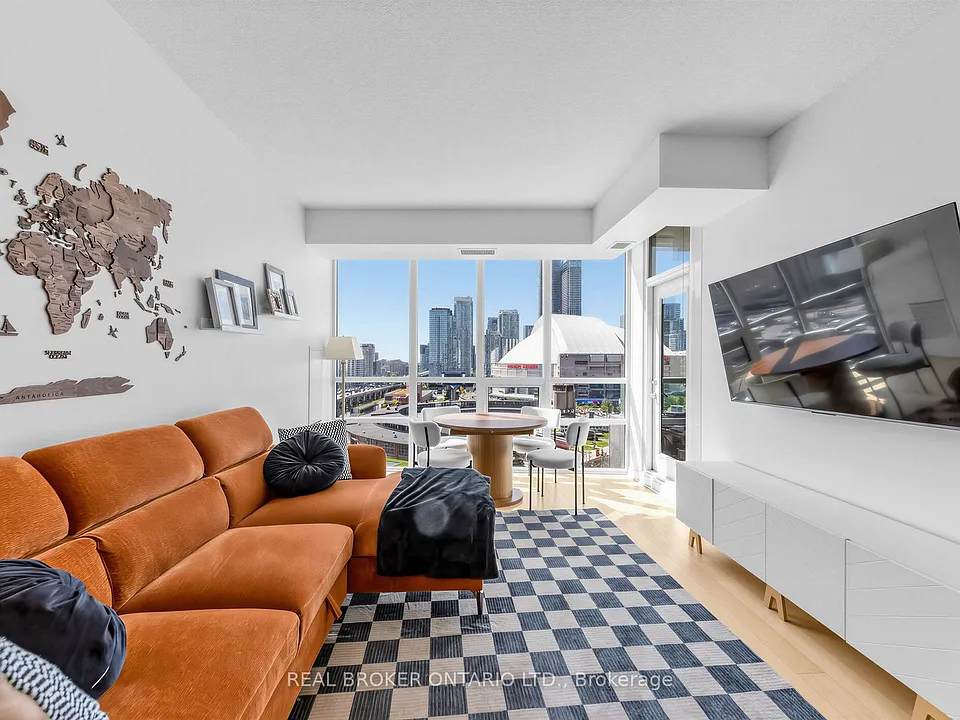 25 Lower Simcoe St #1717