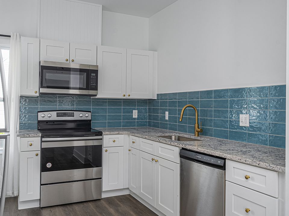 1st image of 637 E Anderson St #11498778