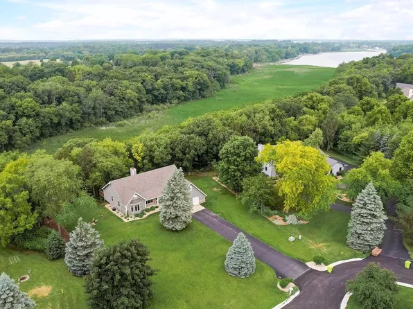 775 North Forest Ridge COURT, Oconomowoc, WI 53066