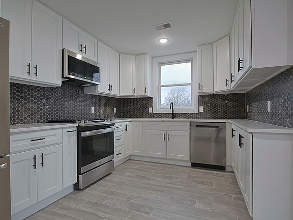 5th image of 69 Wolcott Ter Floor 2