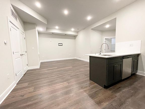 4th image of 1229 N Franklin St #D