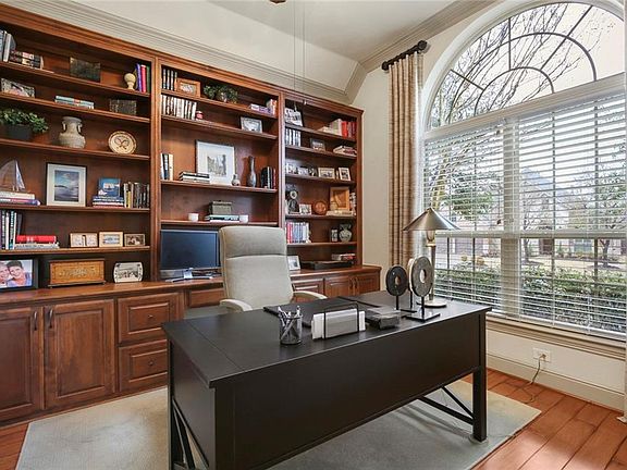 5th image of 8105 Ravencliff Cir