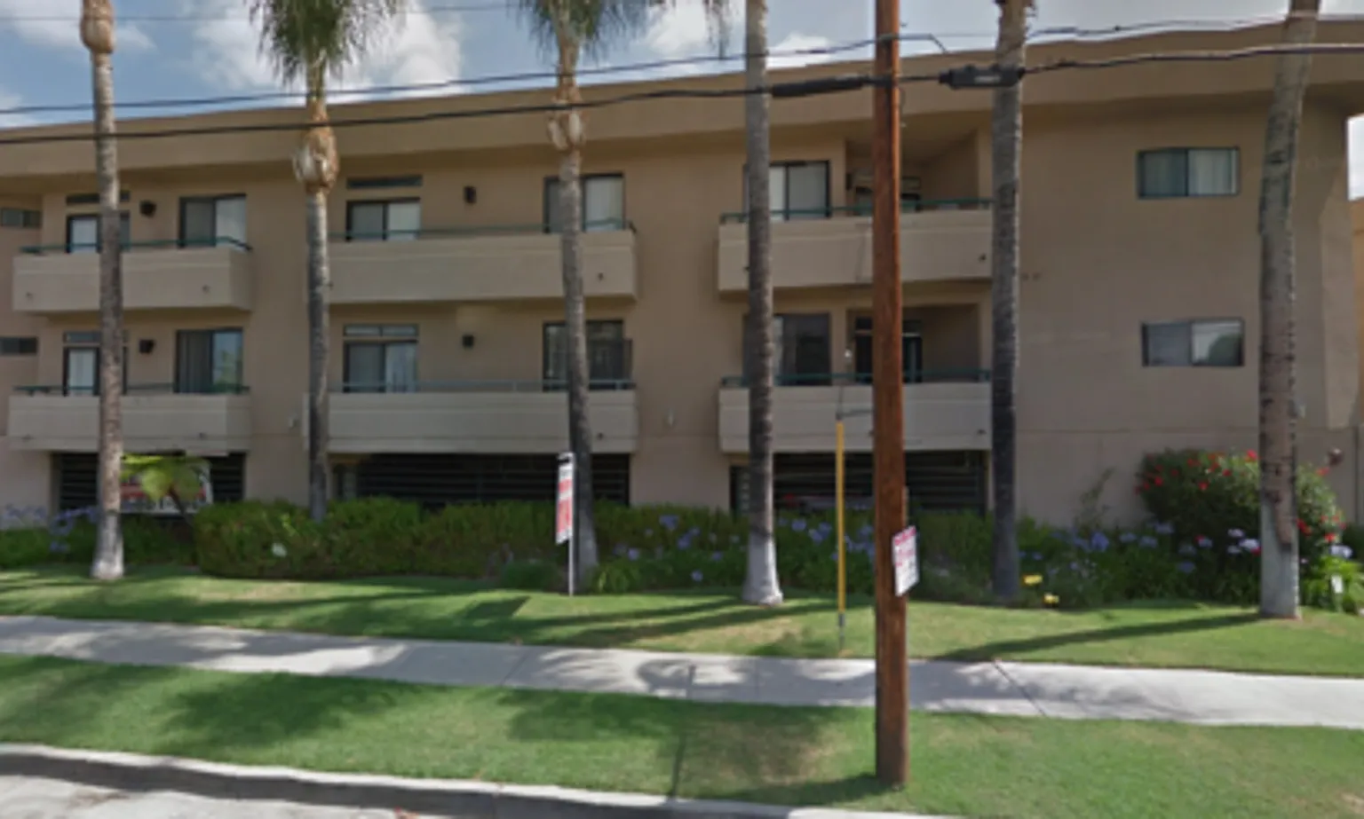 Blumax Burbank LLC — Photo 2