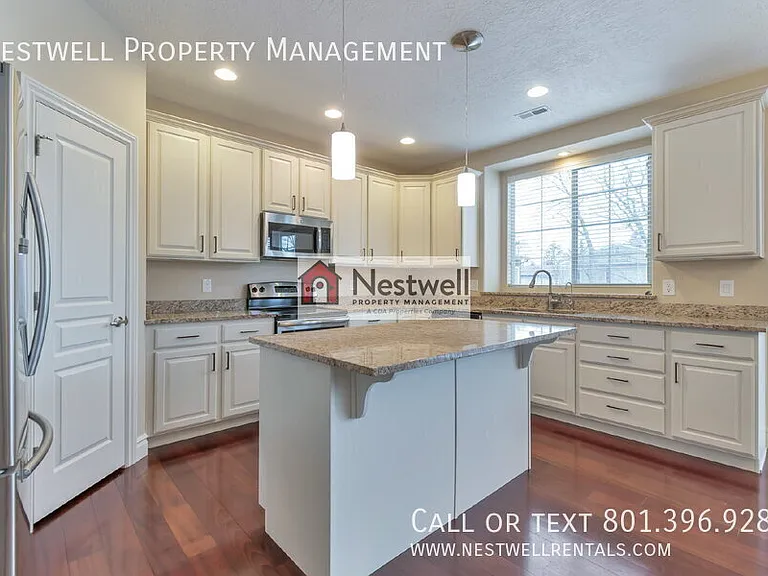 1360 E Foxmont Ln — Photo 6