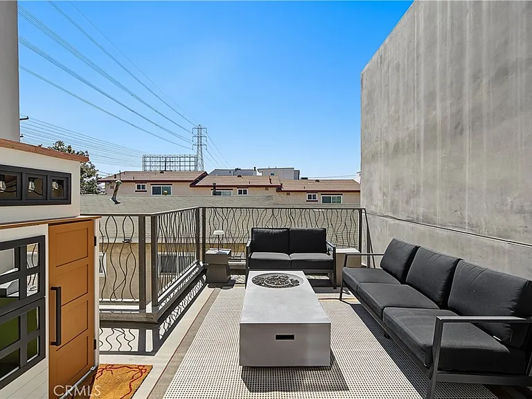 2707 Rockefeller Ln #B — Photo 30