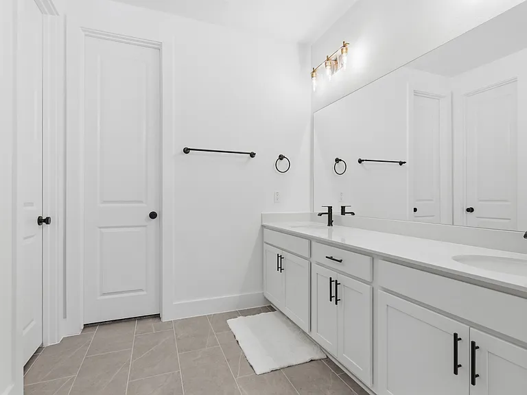 6240 Fortuna Ln — Photo 2