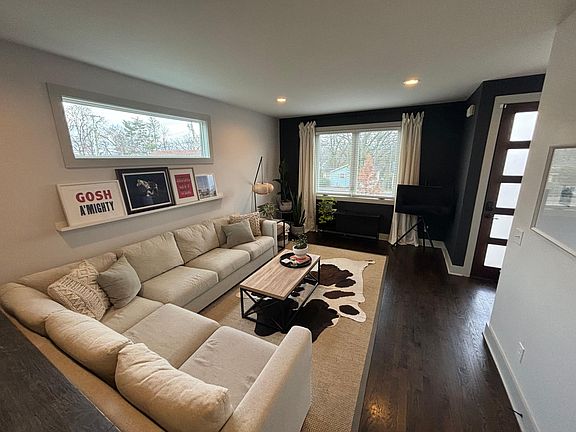 4th image of 310 Queen Ave