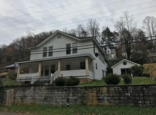 70 Pine Ave, Pineville, WV 24874