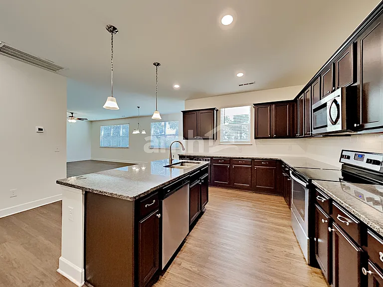4800 Horatio Ct — Photo 3