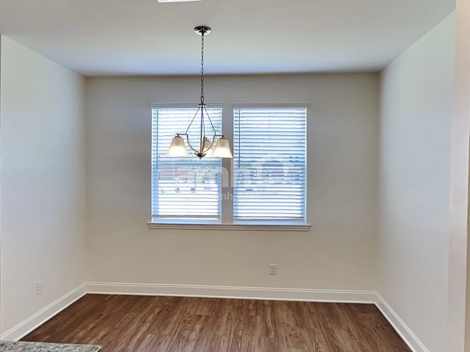 3 bed, 2.5 bath, 1920 sqft, $2,400 — Photo 4