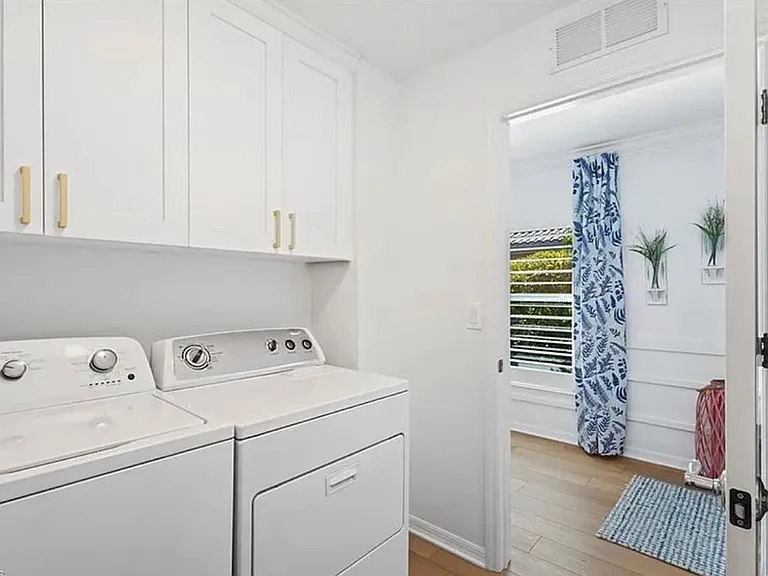 9792 Deerfoot Dr — Photo 12
