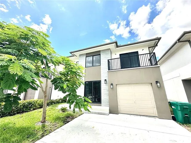1163 NW 2nd St — Photo 5