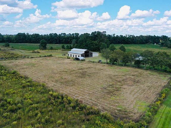 3rd image of 1456 British Rd