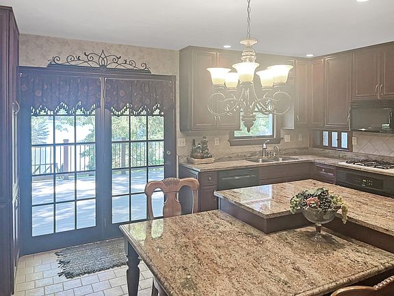 3rd image of 12967 Treasure Lake Rd