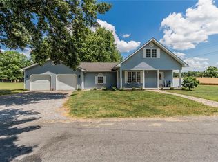 409 E Ford St, Energy, IL 62933