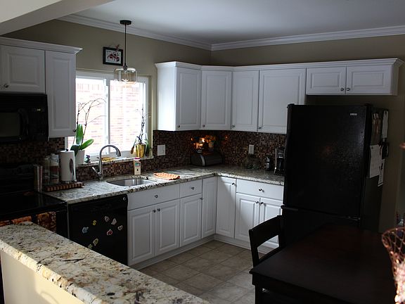 4th image of 4719 Parkridge Drive